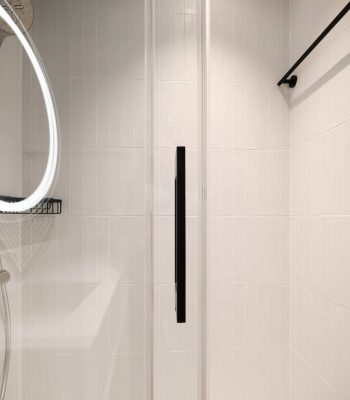 Moxy Hotel zuhanyajtó